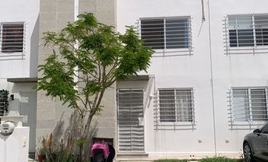 Rento Casa Semiamueblada en Fracc los Encinos Querétaro