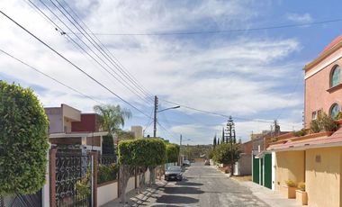 Hermosa y amplia casa en remate en la Col. Lomas de San Juan, San Juan del Rio, Querétaro