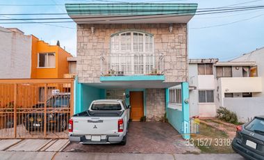 Casa en venta en coto con Alberca de cerca de Periferico y Av Guadalupe
