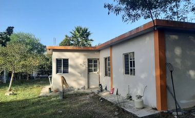 CASA QUINTA EN VENTA EN MONTEMORELOS, NL, ZONA LAS PUENTES, A ORILLA CARRETERA