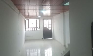 SE VENDE CASA  DE 2 DOS  PISOS  BARRIO DIVINO NIÑO USME , VENTA DE CONTADO  BOGOTA COLOMBIA