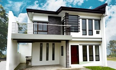 4BR 3TB Single Attached House and Lot in Dulalia Homes Exec Village Valenzuela near Puregold