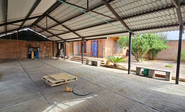 En Venta Propiedad al Norte de Aguascalientes Propia para Salón de Eventos Fiesta, Bodega etc Excelente Ubicación