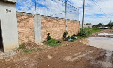 En Venta Propiedad al Norte de Aguascalientes Propia para Salón de Eventos Fiesta, Bodega etc Excelente Ubicación