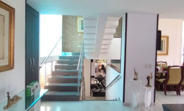 VENDO HERMOSA CASA EN CONDOMINIO ALAMEDA FRENTE AL CAMPUS DE LA SANTOTO