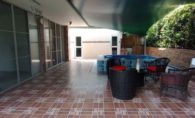 VENDO HERMOSA CASA EN CONDOMINIO ALAMEDA FRENTE AL CAMPUS DE LA SANTOTO