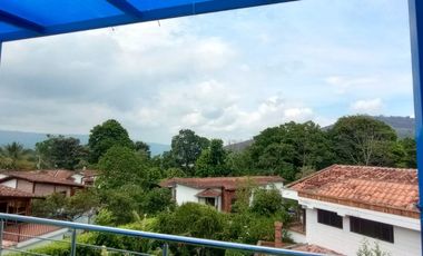 VENDO HERMOSA CASA EN CONDOMINIO ALAMEDA FRENTE AL CAMPUS DE LA SANTOTO