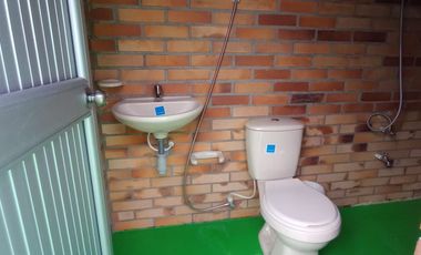 VENDO HERMOSA CASA EN CONDOMINIO ALAMEDA FRENTE AL CAMPUS DE LA SANTOTO