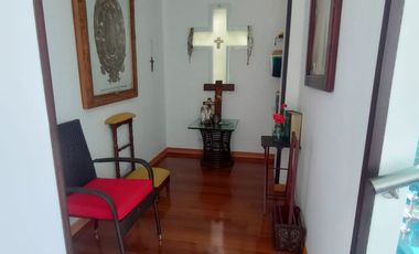 VENDO HERMOSA CASA EN CONDOMINIO ALAMEDA FRENTE AL CAMPUS DE LA SANTOTO