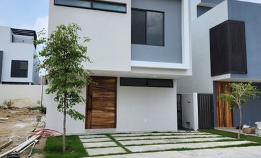 Casa nueva en venta con Roof Garden en Parques Vallarta Zapopan