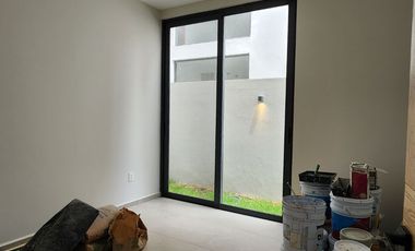Casa nueva en venta con Roof Garden en Parques Vallarta Zapopan