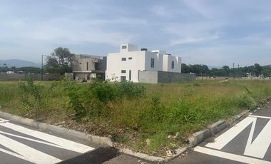 ESPECTACULAR CONJUNTO CERRADO. ESCOJA SU LOTE.