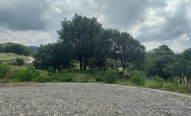 EXCELENTE TERRENO EN VENTA 300 METROS EN ESQUINA DE CLUSTER PRIVADO  CON LAGO Y MUCHA NATURALEZA  A SUPER PRECIO