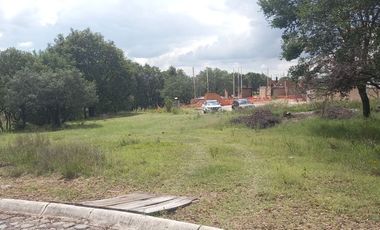 EXCELENTE TERRENO EN VENTA 300 METROS EN ESQUINA DE CLUSTER PRIVADO  CON LAGO Y MUCHA NATURALEZA  A SUPER PRECIO