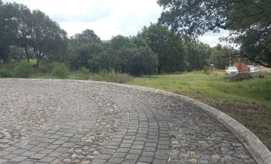 EXCELENTE TERRENO EN VENTA 300 METROS EN ESQUINA DE CLUSTER PRIVADO  CON LAGO Y MUCHA NATURALEZA  A SUPER PRECIO