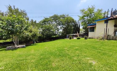 Bonita Quinta en Teuchitlan con enorme y hermoso jardin con arboles frutales