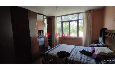 ¡Tu Nuevo Hogar En Urb. Apolo-La Victoria! Espaciosa Casa De 4 Pisos Con Vistas Excepcionales Y Ubicación Estratégica