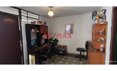 ¡Tu Nuevo Hogar En Urb. Apolo-La Victoria! Espaciosa Casa De 4 Pisos Con Vistas Excepcionales Y Ubicación Estratégica