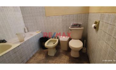 ¡Tu Nuevo Hogar En Urb. Apolo-La Victoria! Espaciosa Casa De 4 Pisos Con Vistas Excepcionales Y Ubicación Estratégica