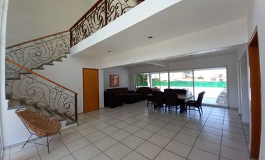 CASA EN VENTA EN LOMAS DE COCOYOC
