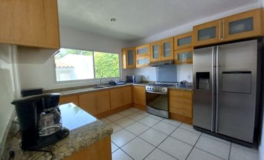 CASA EN VENTA EN LOMAS DE COCOYOC