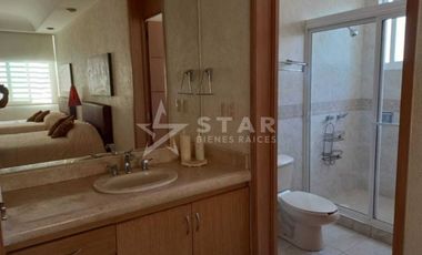 Penthouse en Marina Brisas