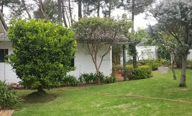 CASA DE VENTA CUMBAYA, JUNTO A USFQ. 4 DORMITORIOS. $885.000