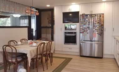 CASA DE VENTA CUMBAYA, JUNTO A USFQ. 4 DORMITORIOS. $885.000