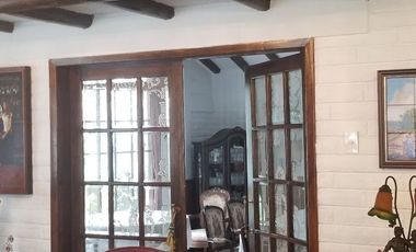 CASA DE VENTA CUMBAYA, JUNTO A USFQ. 4 DORMITORIOS. $885.000