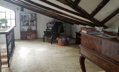 CASA DE VENTA CUMBAYA, JUNTO A USFQ. 4 DORMITORIOS. $885.000