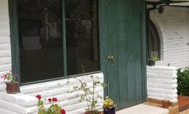CASA DE VENTA CUMBAYA, JUNTO A USFQ. 4 DORMITORIOS. $885.000
