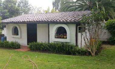 CASA DE VENTA CUMBAYA, JUNTO A USFQ. 4 DORMITORIOS. $885.000