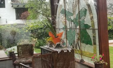 CASA DE VENTA CUMBAYA, JUNTO A USFQ. 4 DORMITORIOS. $885.000