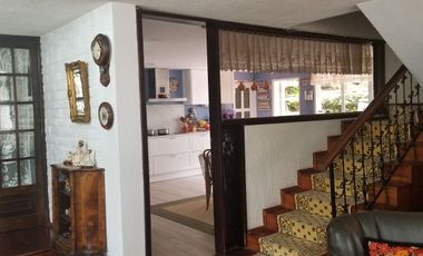 CASA DE VENTA CUMBAYA, JUNTO A USFQ. 4 DORMITORIOS. $885.000