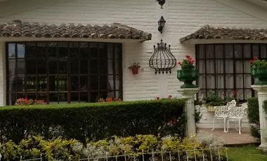 CASA DE VENTA CUMBAYA, JUNTO A USFQ. 4 DORMITORIOS. $885.000