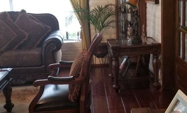 CASA DE VENTA CUMBAYA, JUNTO A USFQ. 4 DORMITORIOS. $885.000