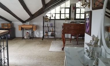 CASA DE VENTA CUMBAYA, JUNTO A USFQ. 4 DORMITORIOS. $885.000