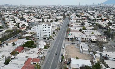 Terreno Comercial inmejorable ubicación Paseo de los Leones