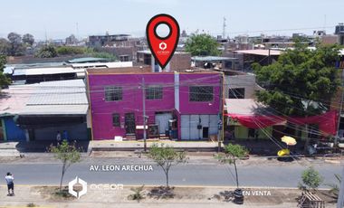 Se vende Local comercial en la Av. León Arechua, a 20 metros de la Av Arenales y el Mercado Arenales.