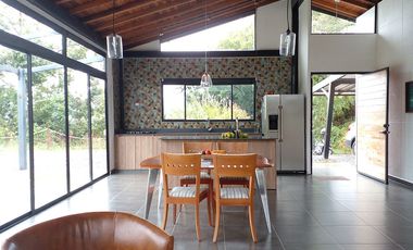 45022 Casa Amoblado en arriendo en el sector Alto de Palmas