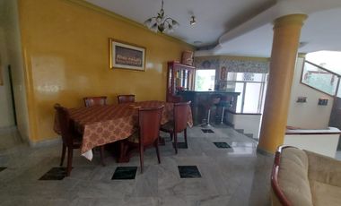 Samborondon, Rento Linda Casa con Terraza Vista al Rio