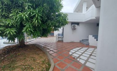 Samborondon, Rento Linda Casa con Terraza Vista al Rio