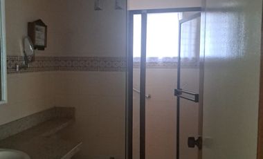 VENTA DE CASA QUINTA EN MELGAR CON PISCINA PRIVADA