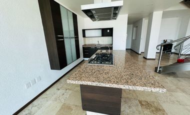 Renta amplio Pent-house hermosa vista panorámica 3 recamaras  C/U con baño y vestidor