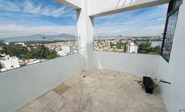 Renta amplio Pent-house hermosa vista panorámica 3 recamaras  C/U con baño y vestidor