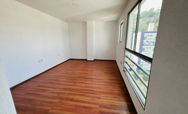 Renta amplio Pent-house hermosa vista panorámica 3 recamaras  C/U con baño y vestidor