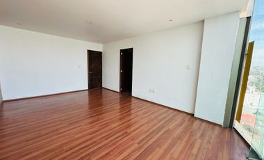 Renta amplio Pent-house hermosa vista panorámica 3 recamaras  C/U con baño y vestidor