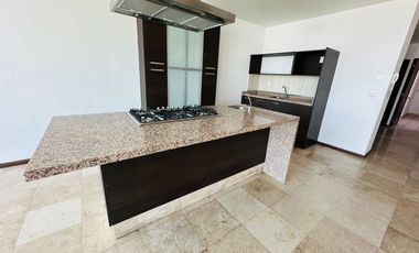 Renta amplio Pent-house hermosa vista panorámica 3 recamaras  C/U con baño y vestidor
