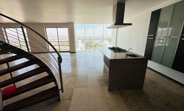 Renta amplio Pent-house hermosa vista panorámica 3 recamaras  C/U con baño y vestidor