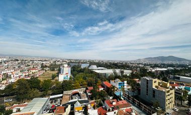 Renta amplio Pent-house hermosa vista panorámica 3 recamaras  C/U con baño y vestidor